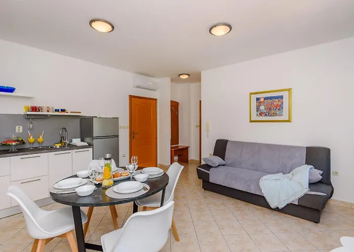 1 Bedroom Cozy In